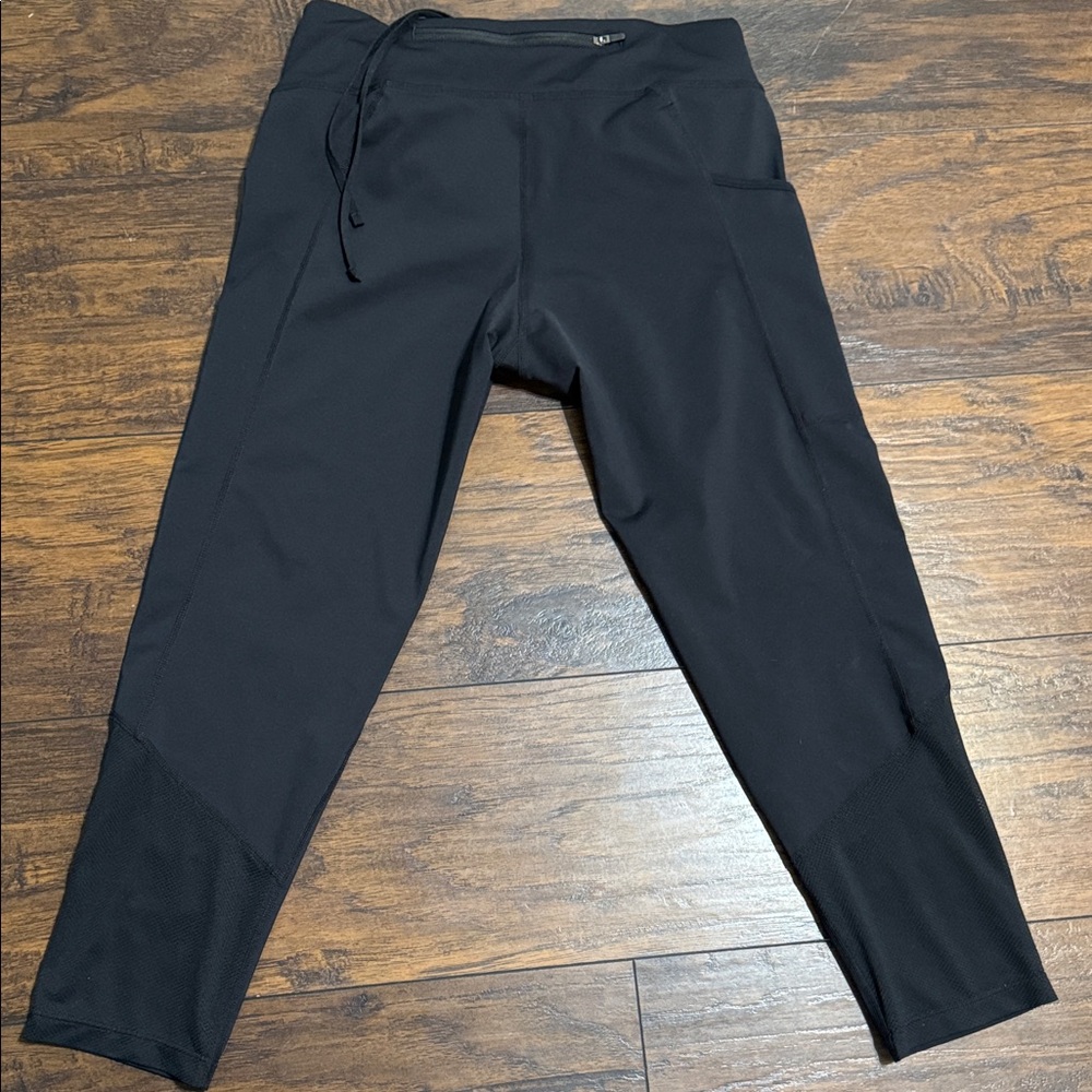 Nike Black Capris with White Logo - Picture 2 of 8